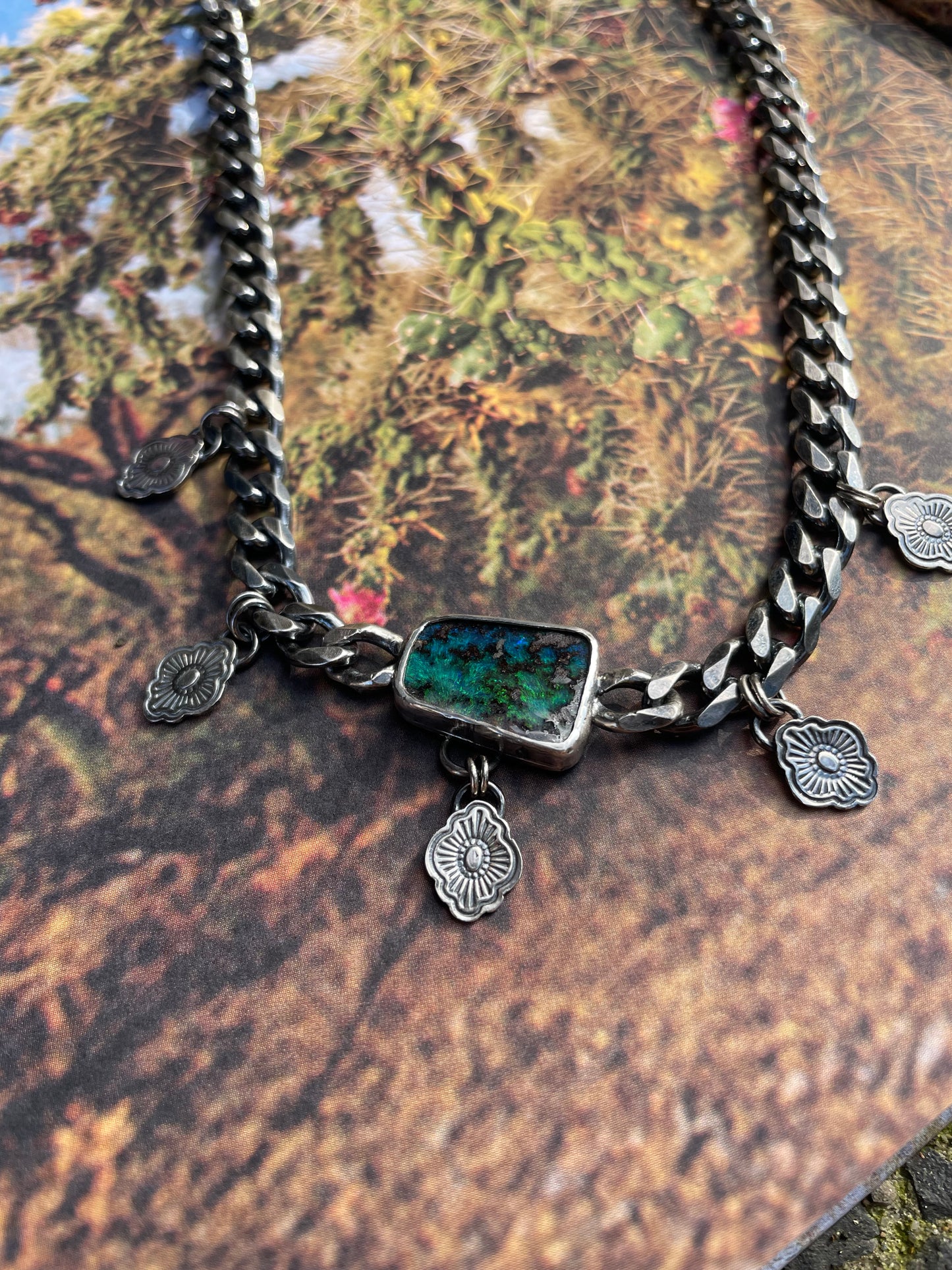 ~EMERALD GREEN OPAL CHOKER~