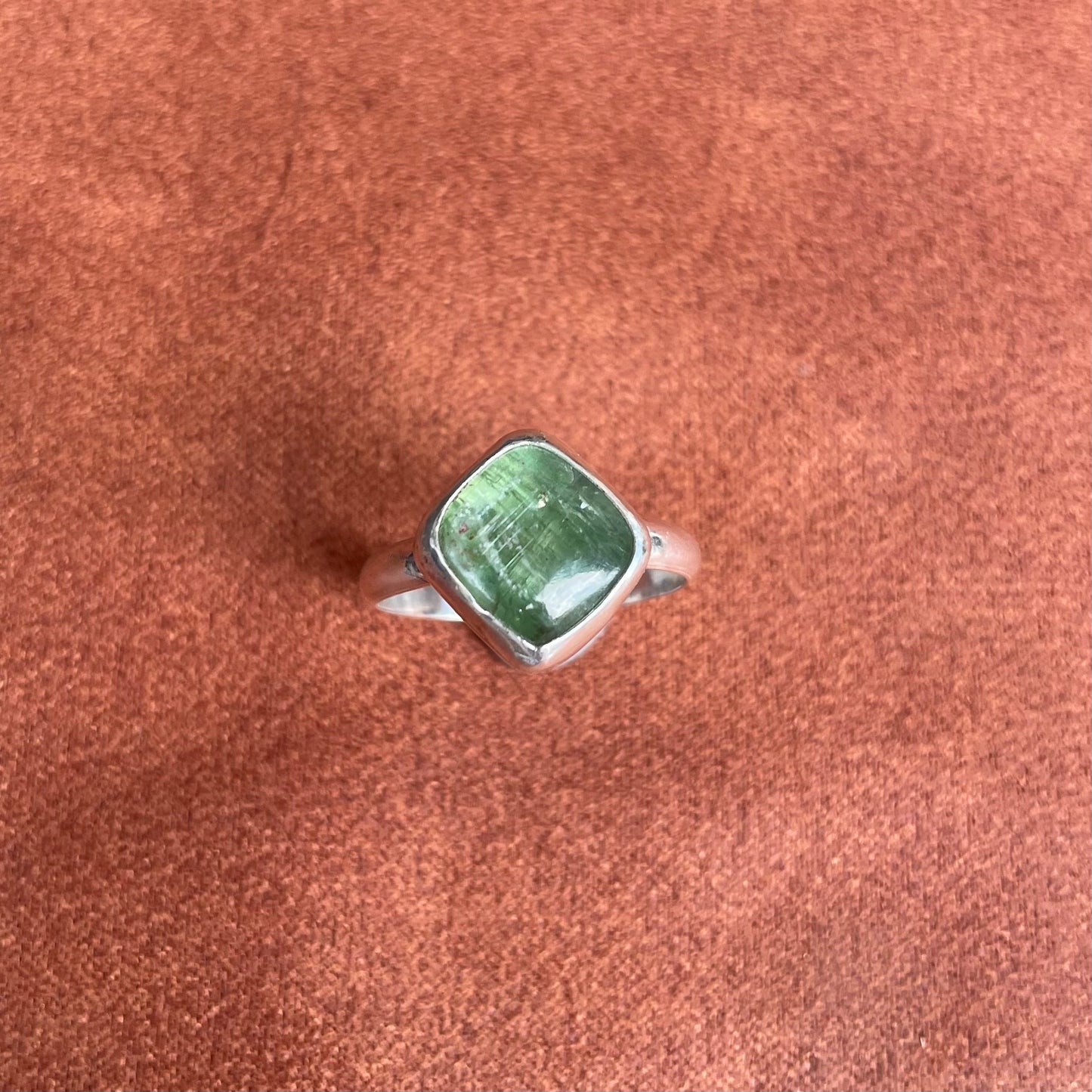 ~GREEN KYANITE RING~ SIZE9.25